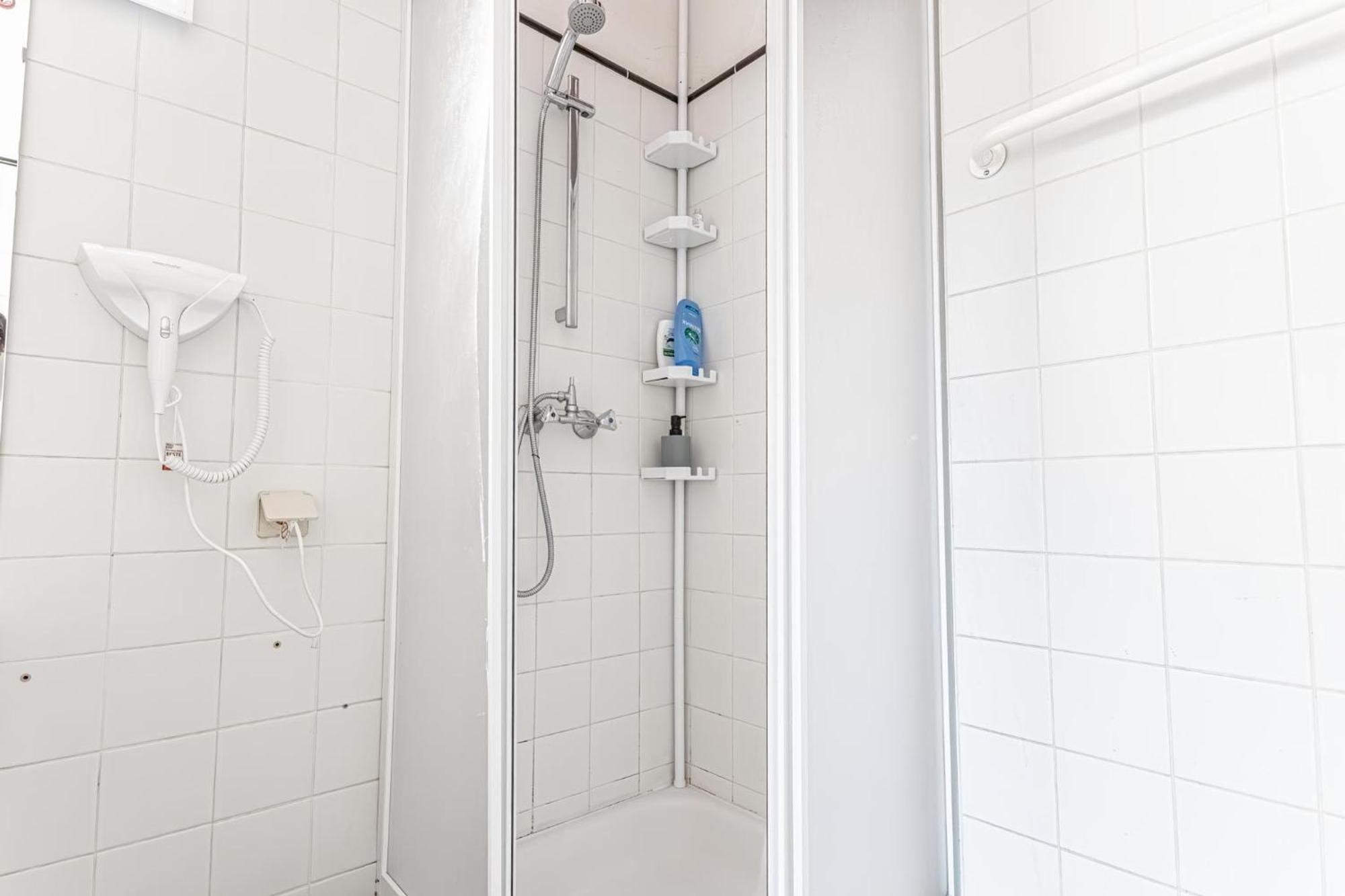 Comfy 3Br Shared Apartment - U6 Subway, Danube & Millenium City Wenen Buitenkant foto